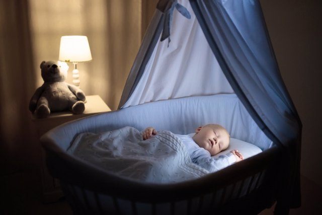 Bebés: dormir sin luz
