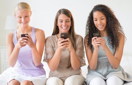 Los adolescentes prefieren a su madre en redes sociales