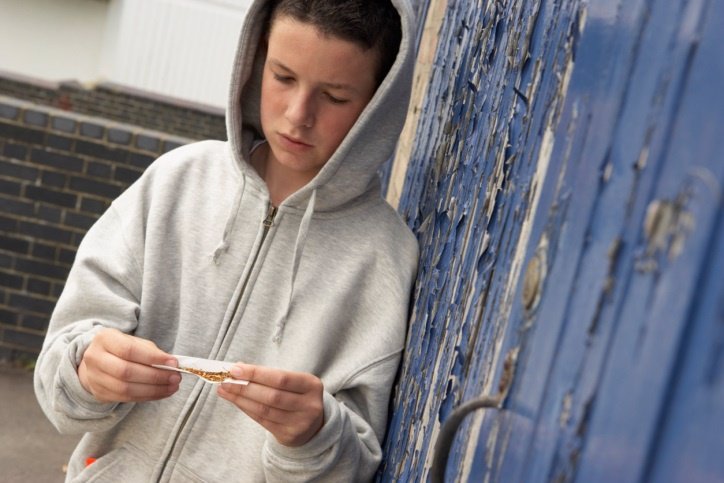 Los adolescentes representan el 36% de los nuevos consumidores de cannabis