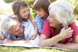 Los abuelos: Pieza fundamental en los hogares