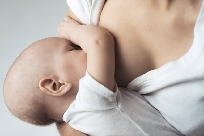 La lactancia matera favorece el desarrollo sostenible de los bebés