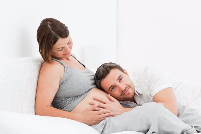Si el padre se implica en el embarazo, el parto será menos doloroso