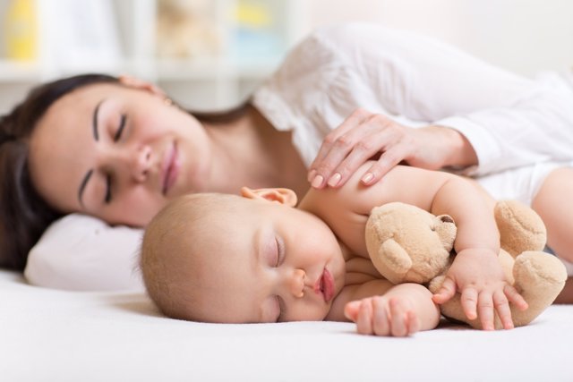 El vínculo entre la madre y el niño también afecta al sueño.